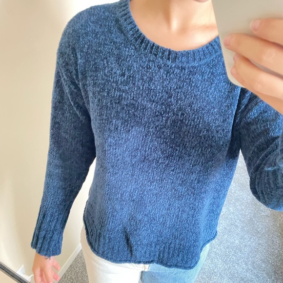 Blue sweater - Picture 2 of 7